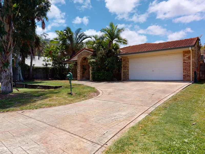 Fantastic family home at the base of Mt Archer