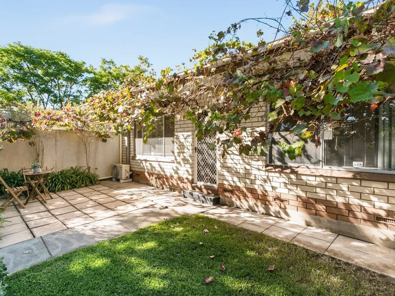 Lovely Single Storey Unit in Superb East Side Location