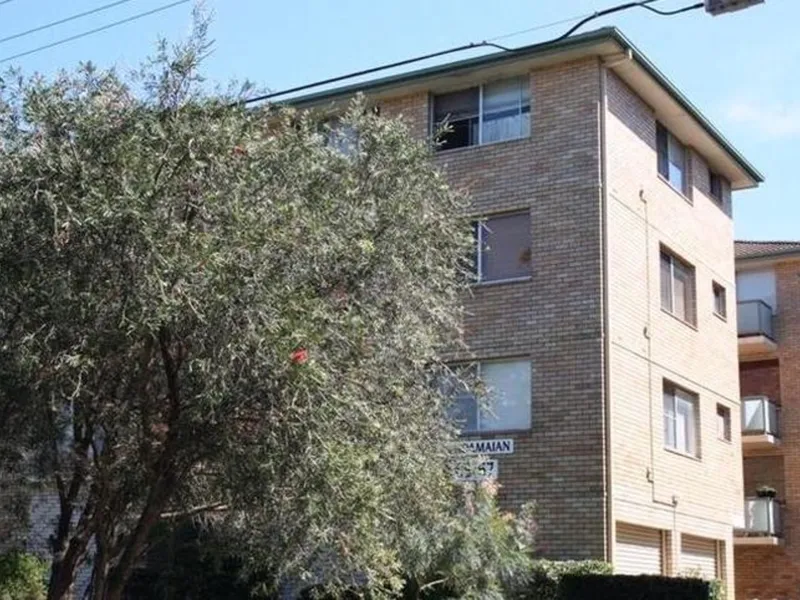 Spacious top floor apartment