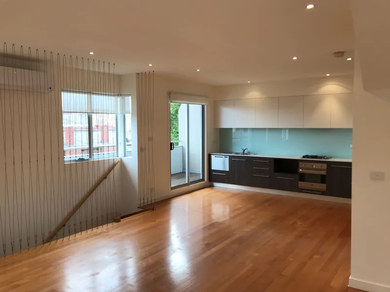 CONTEMPORART TWO BED, TWO BATH