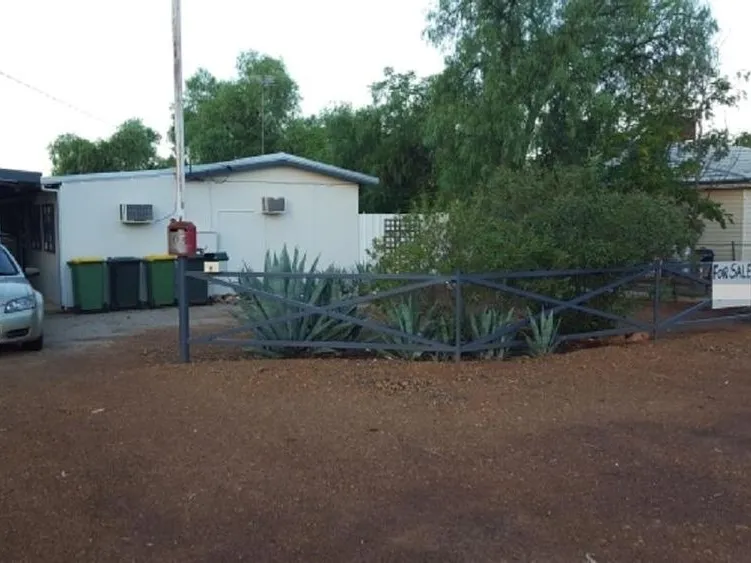 3X1 House 1X1 rear unit on 1012sqm block.