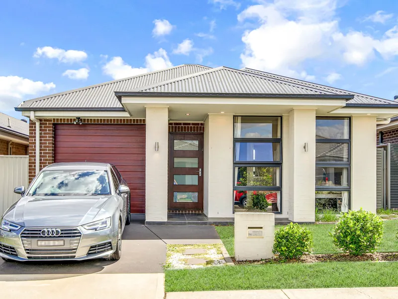 !!!! Prestigious Family Home In Outstanding Location !!!!