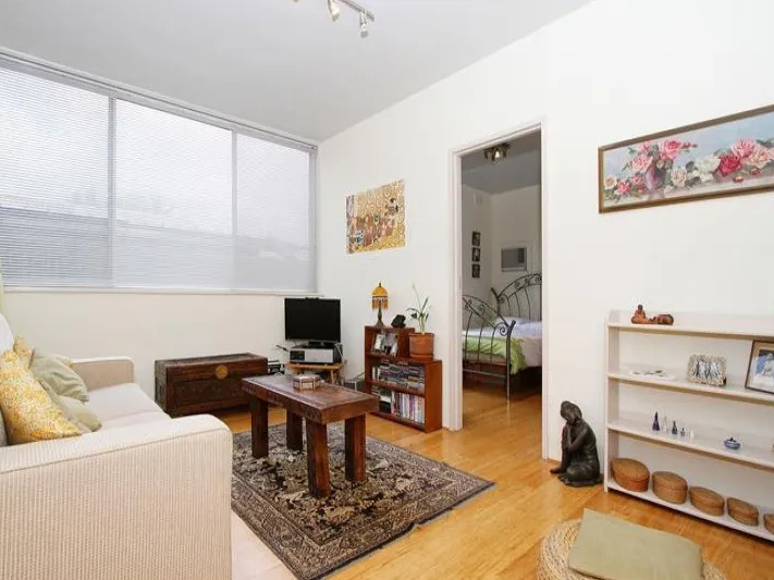 Delightful, Bright & Modern