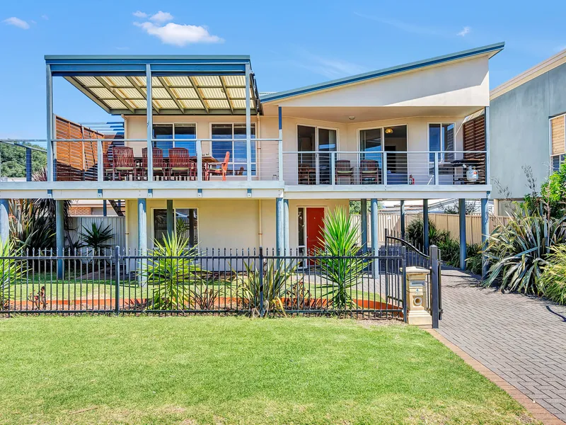 Green Reef Beach House | Furnished Short Term 