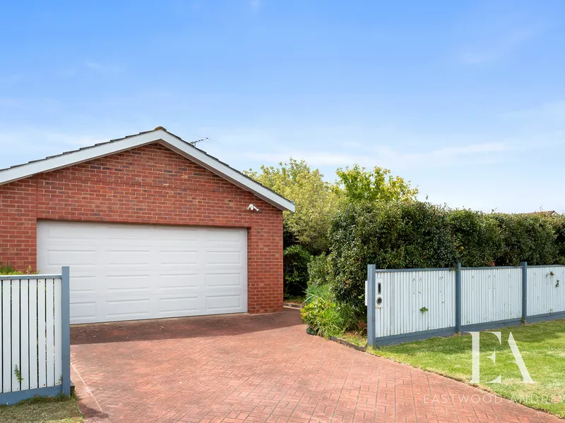 Private Quiet Locale With Touch of Class!