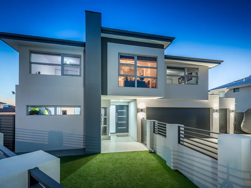 UNDER OFFER IN 2 DAYS WITH MULTIPLE OFFERS !!