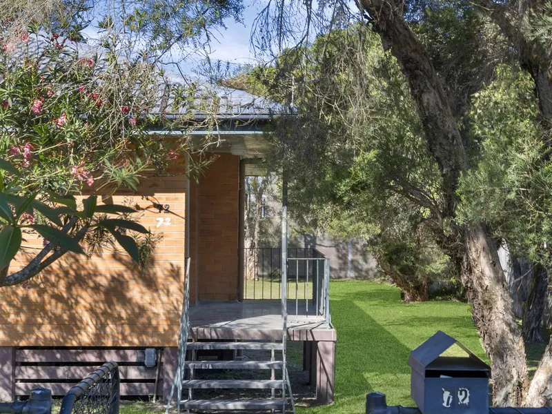 744m2 BRICK HOME / Great Location / What Else Can You Ask For ?