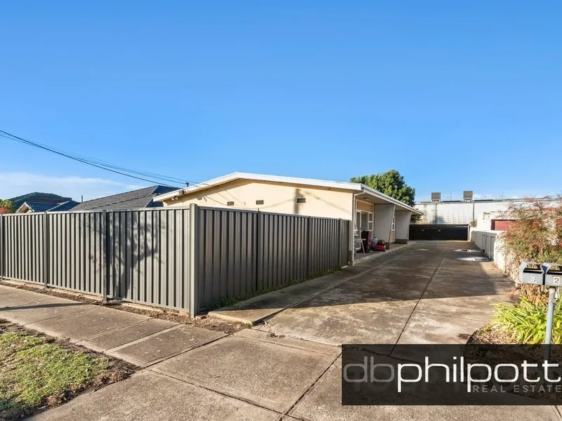 WOW - IT'S ALL HERE - 2 BED, 2 YARDS, 2 CAR!