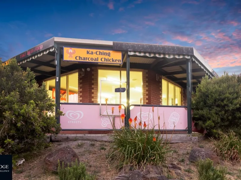 COMMERCIAL AND RESIDENTIAL IN DESIRABLE LOCATION