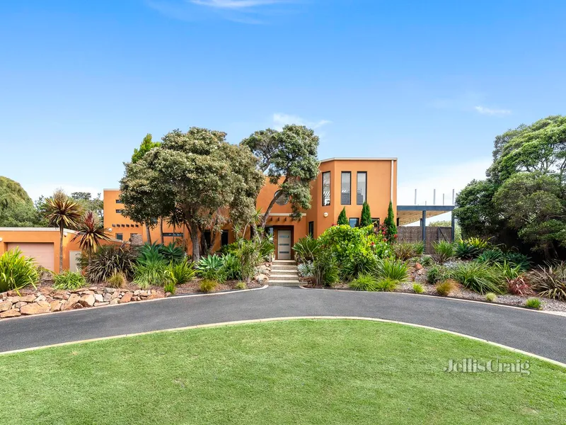 An entertainer’s paradise with panoramic views