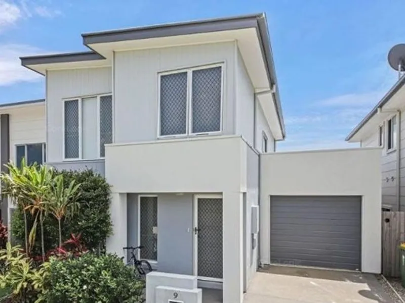 Modern 3 Bed townhouse!