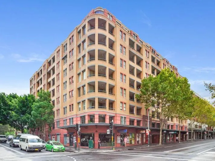 UPDATED TWO BEDROOM RESIDENCE IN POPULAR 'PYRMONT COURT' SECURITY COMPLEX