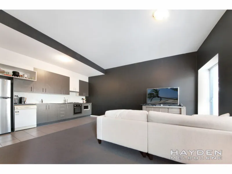 Conveniently Located in Collingwood.