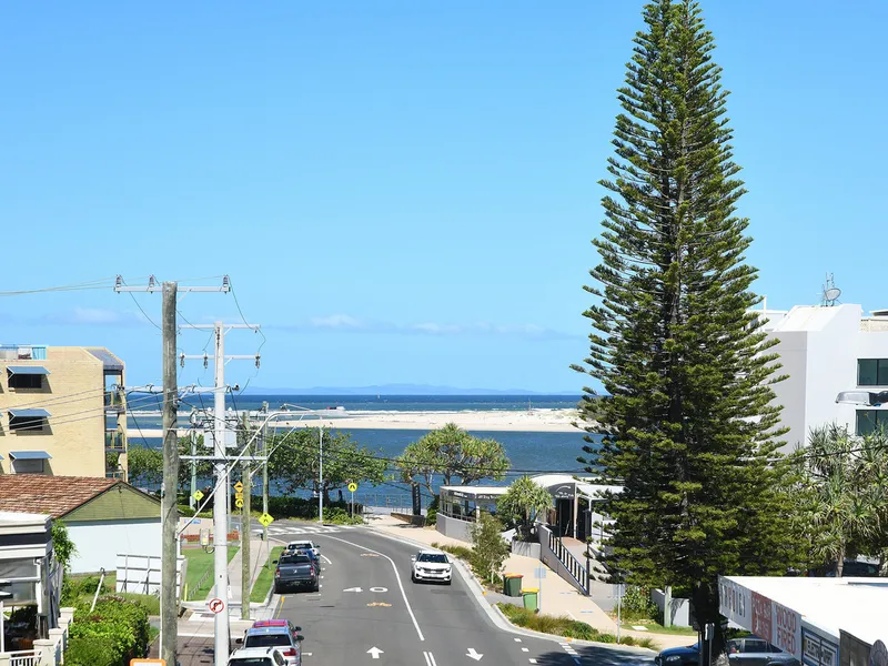 THE ULTIMATE COASTAL LIFESTYLE – WALK TO EVERYTHING