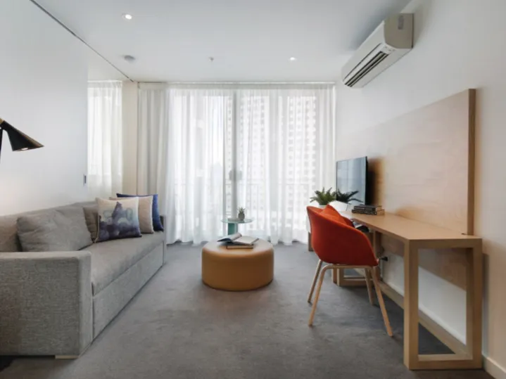 Urban Living |Furnished Two-Bedroom Apartment in Southbank