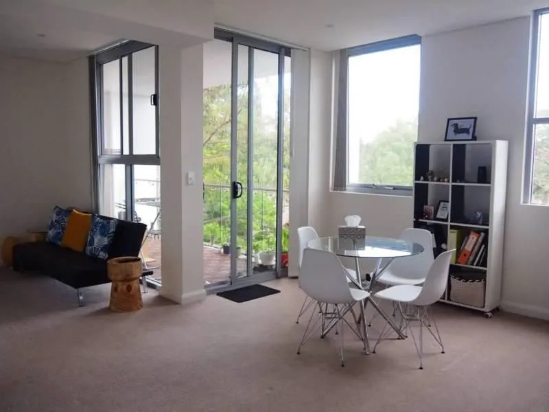 Fully furnished 1 bedroom + study Gordon apartment with leafy outlook