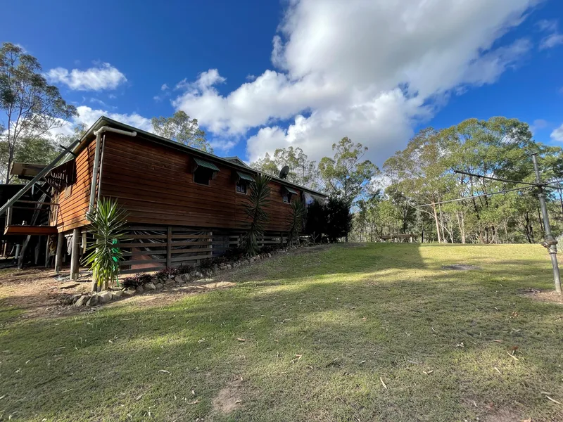 Beautiful Timber Cottage on 40 acres
