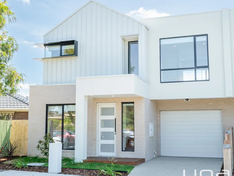 LUXURY LIVING
