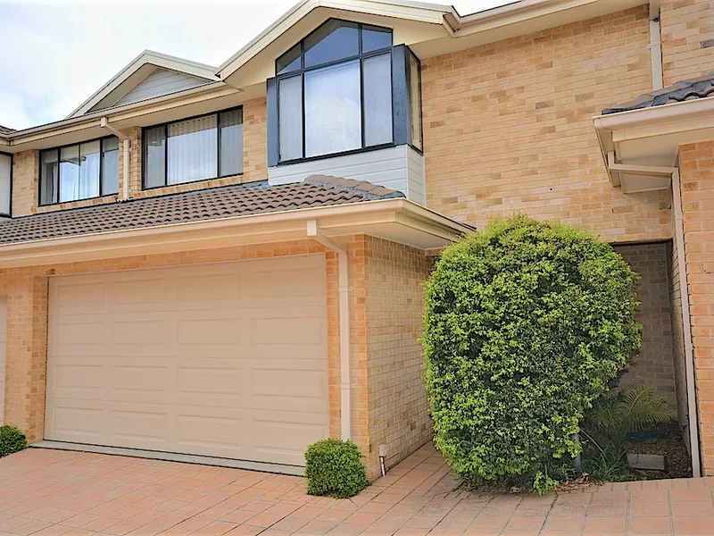 Huge townhouse in the heart of Gymea