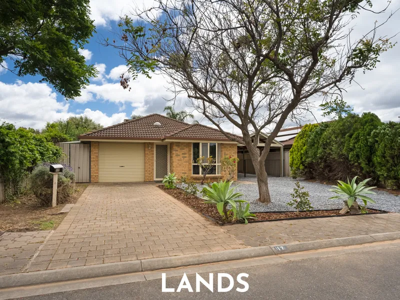 Great Home in Montague Farm With a North Facing Backyard