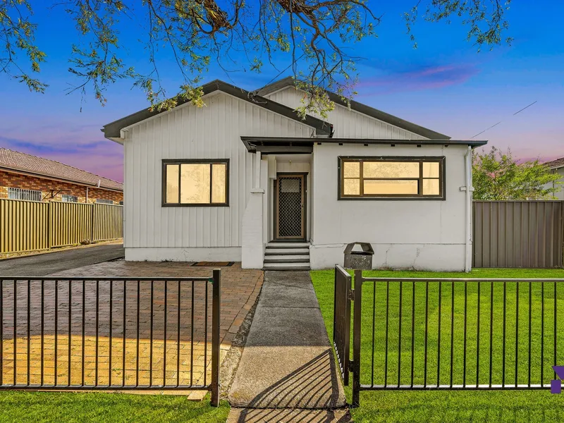Two subdivided dwellings on one block, ideal for two families or investors