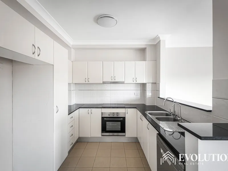 The One Not To Miss - Top Floor Apartment