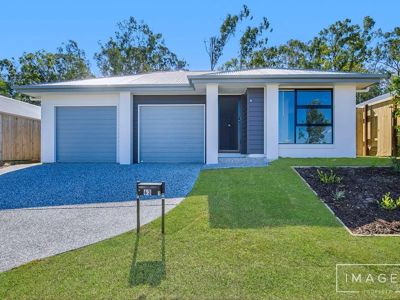 4 BEDROOM HOME - PRIVATE & FULLY FENCED