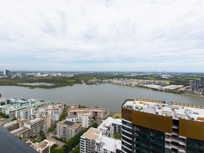 Level 35 Impeccable Water View -Move In Soon