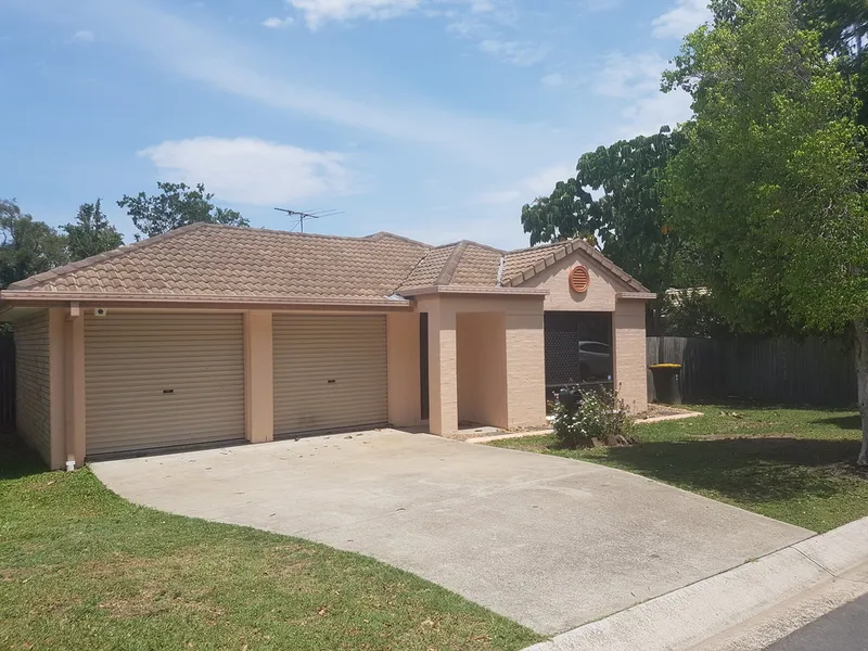 CLOSE TO PUBLIC TRANSPORT