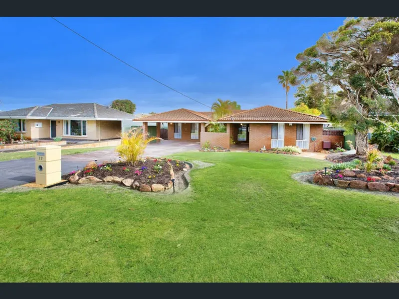 4 x 2 home in Dianella- Spacious and convenient location!