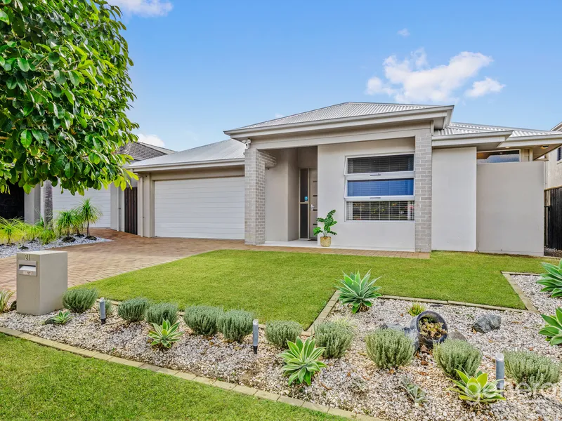 Ex-Display Home Luxury! 6.6kW Solar Panels!