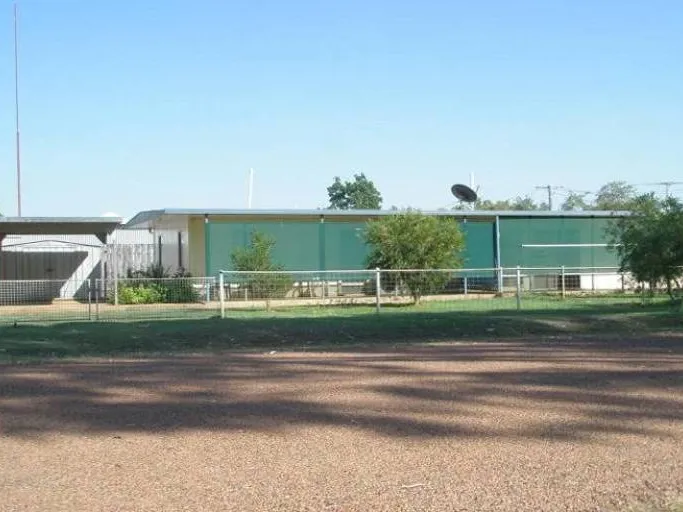 *** DUPLEX IN PENTLAND ONLY $150,000 ***