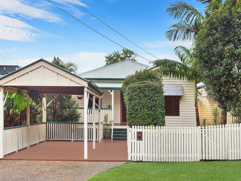 Heartwarming home metres to Martha Street cafés