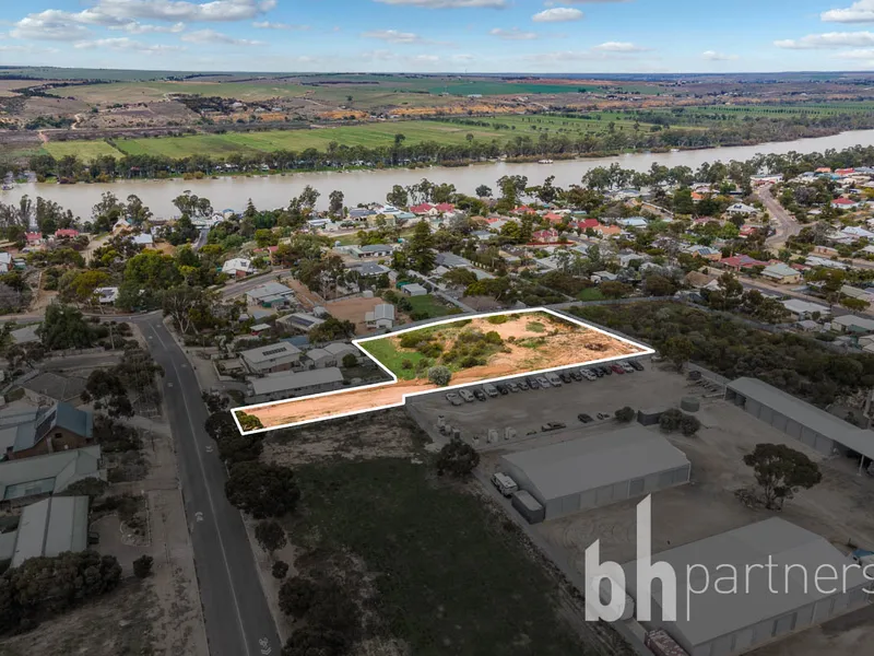 Over an acre in town - 4,679m2 - Ideal dream home location or Invest & Develop