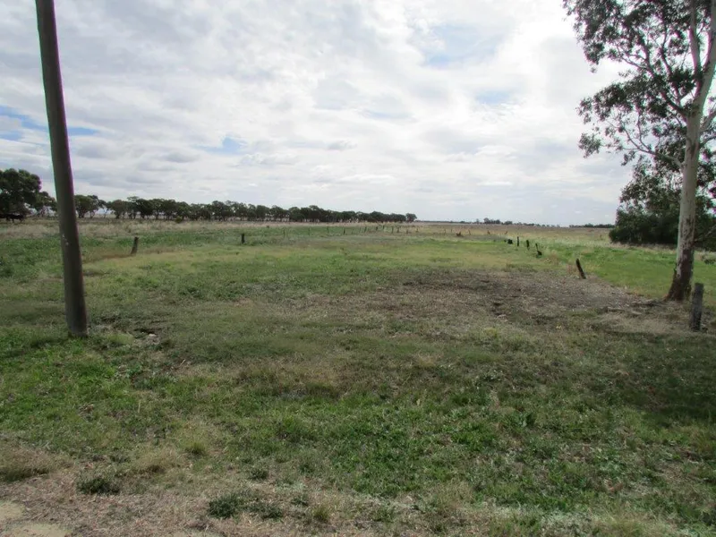 ESCAPE TO RURAL VICTORIA