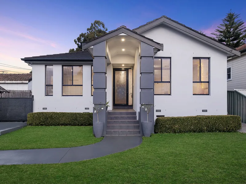 Delightful Contemporary Family Home with a Private Studio