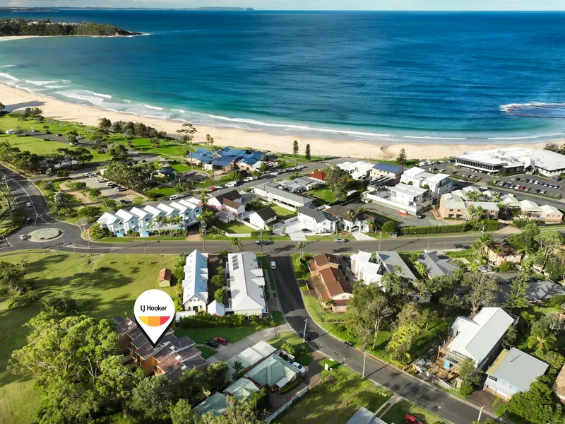 Stylish Two Bedroom Apartment in Sought-After Mollymook Location