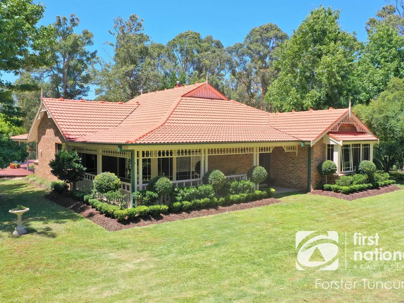 Private & Impeccably Presented Home on 4.1 Tranquil Acres