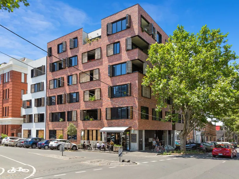 Modern & Conveniently Located!!