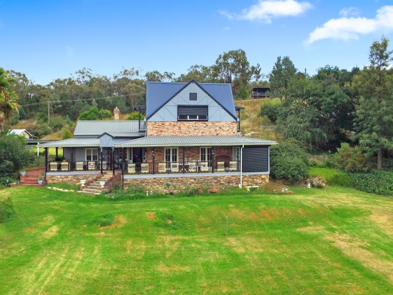 Large House looking over the Liverpool Plains