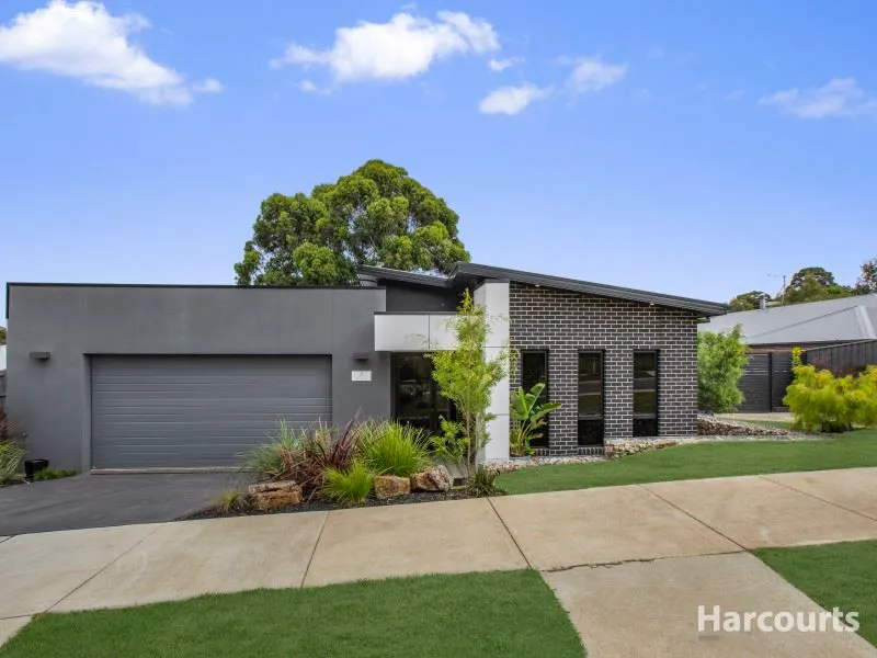 Country Escape, Modern Living