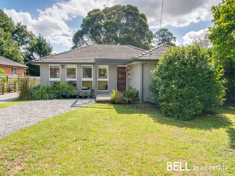 Contemporary Gem in No Through Road