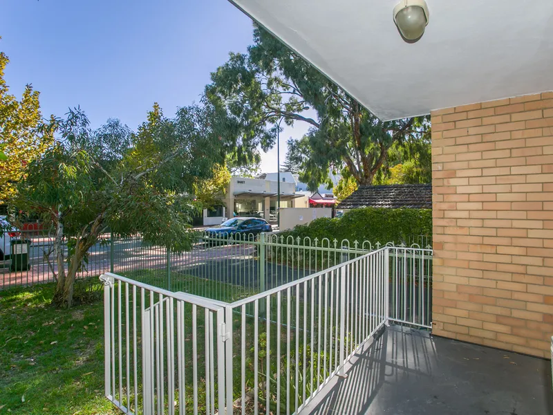 LIGHT BRIGHT TWO BED APARTMENT