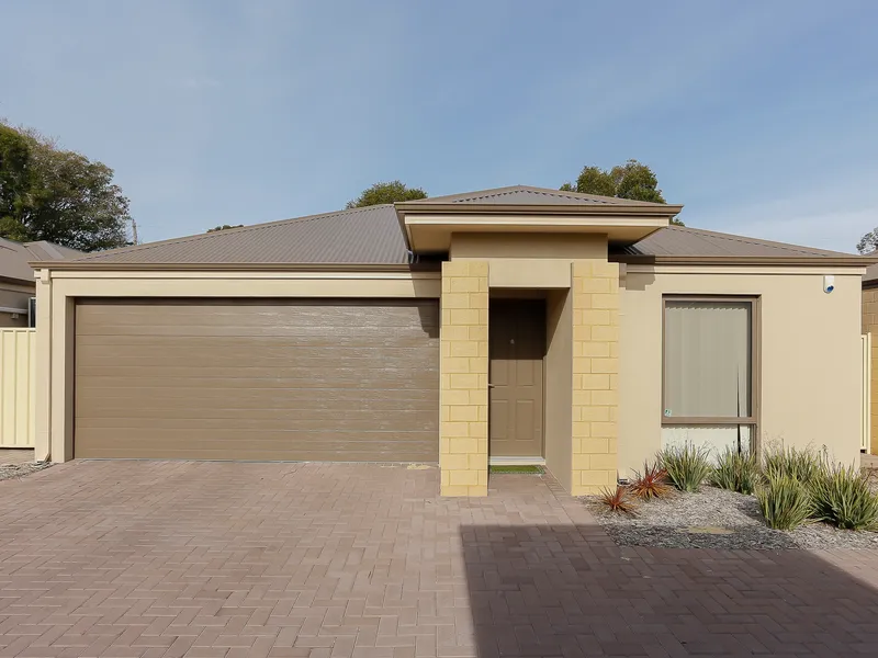 Smart, clean, Modern & conveniently located!!!