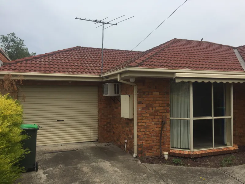 Large Villa in quiet location