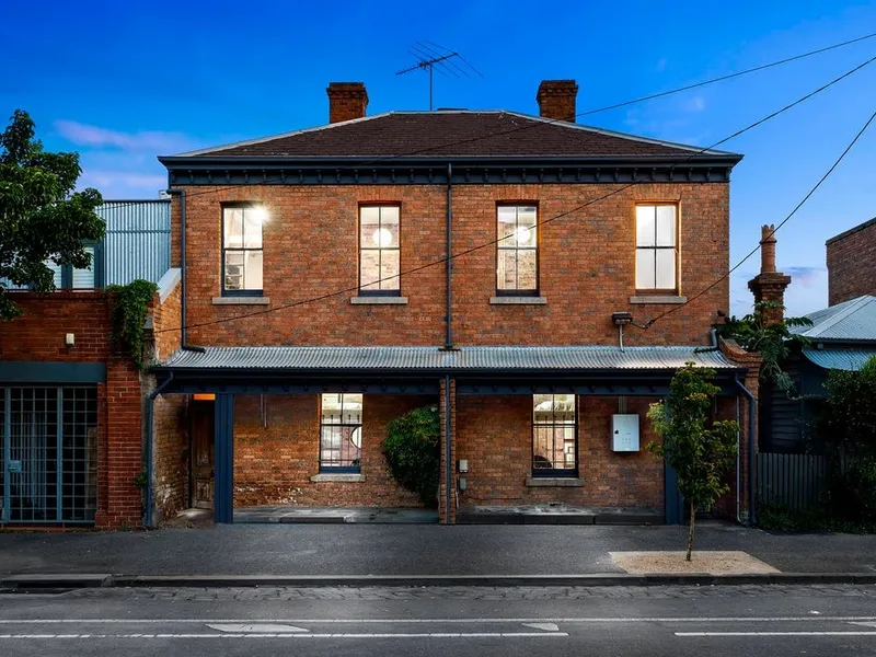 Character perfection in Carlton (Water and Gas usage included in rent)