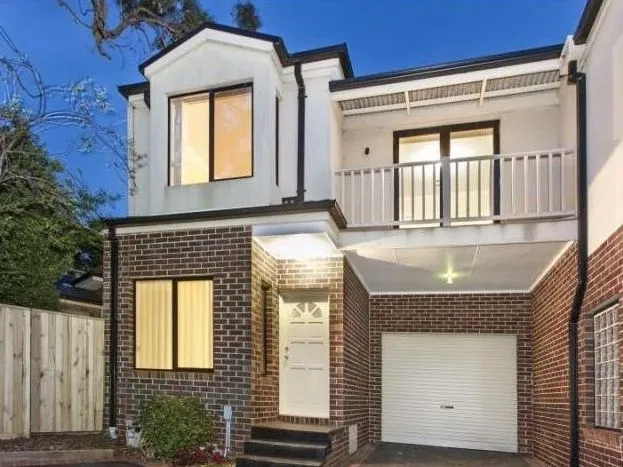 Walk to Shops And Station