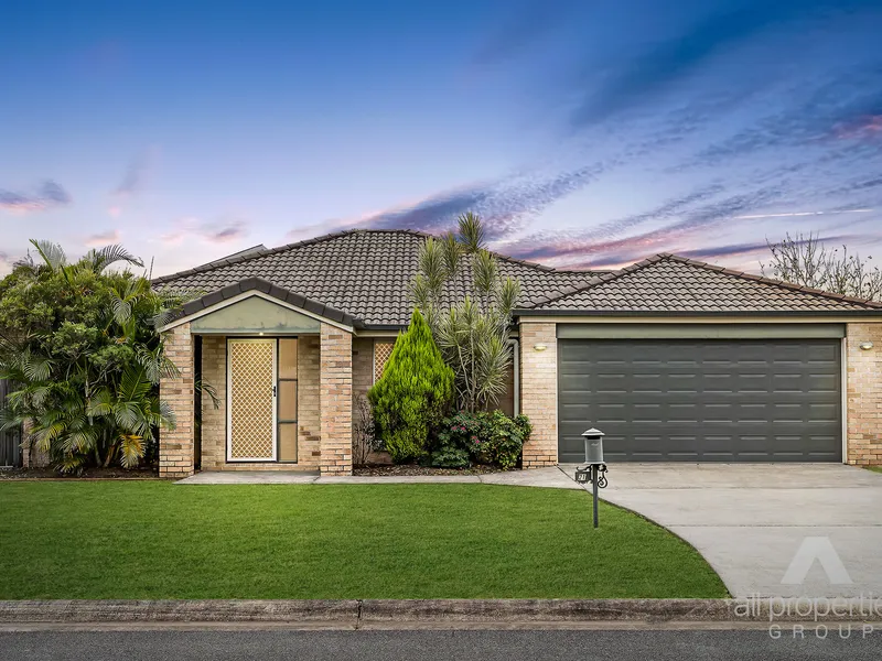 This stunning, well-presented home positioned on a quiet 534sqm - unbelievable location has now become available !! Be Quick to secure this stunner