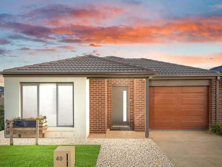 Beautiful Four Bedroom House for lease in Werribee!