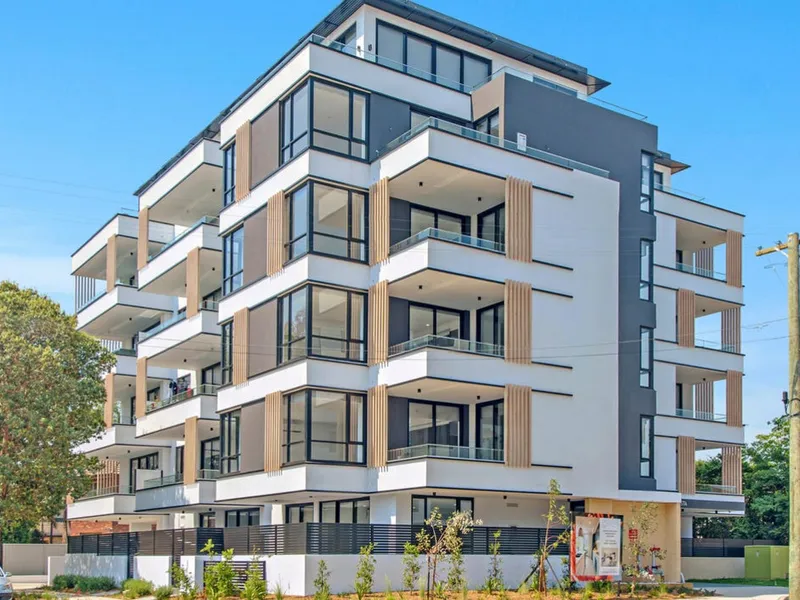 STUNNING GROUND FLOOR APARTMENT